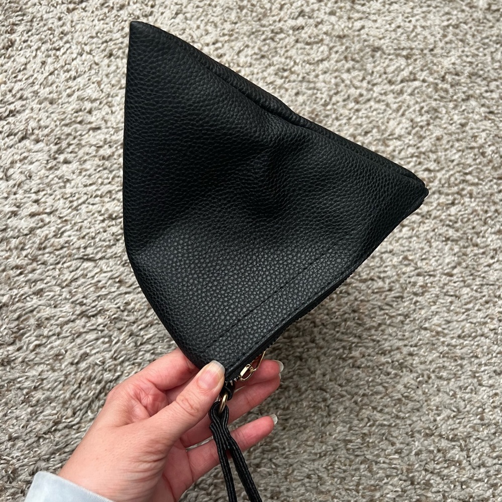 Triangle 3D Wristlet / Mini purse - Picture 7 of 8